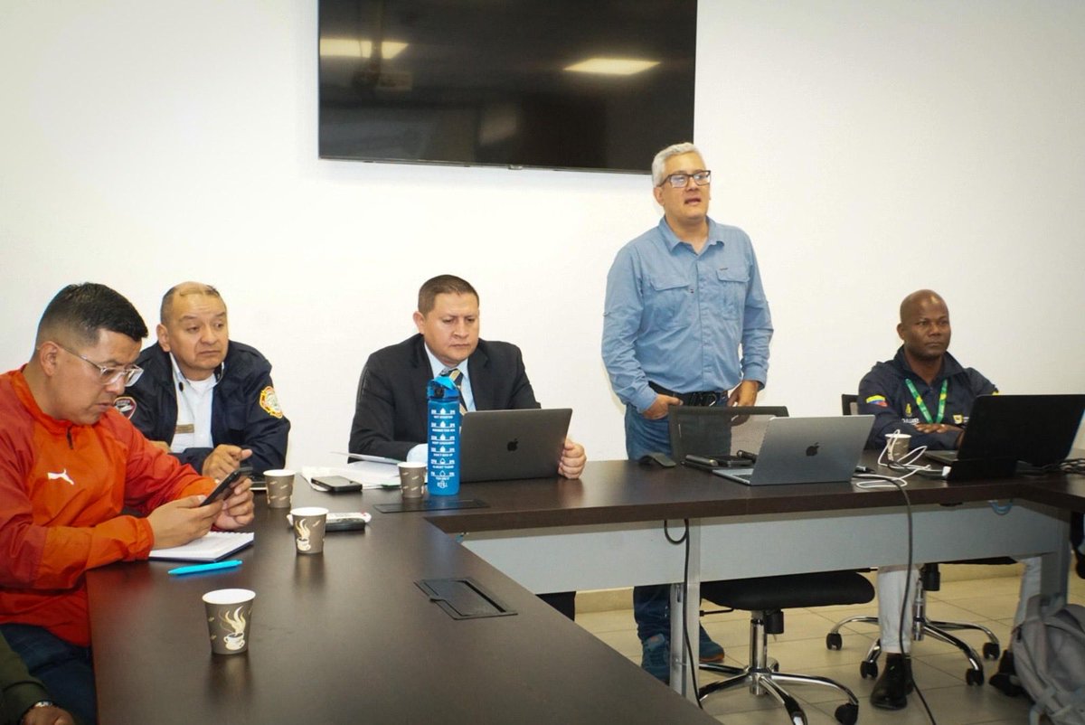 UNGRD's tweet photo. Avanzamos en la preparación ante escenarios de riesgo volcánico en Nariño

En articulación con la @gobnarino y las alcaldías de Pasto, Nariño y La Florida, avanzamos en la segunda jornada de asistencia técnica para fortalecer la preparación frente al Simulacro Regional por Erupción Volcánica 2026.

Durante la jornada, socializamos la Estrategia Territorial de Emergencias y definimos acciones clave para la planificación y coordinación ante posibles escenarios asociados al volcán Galeras.