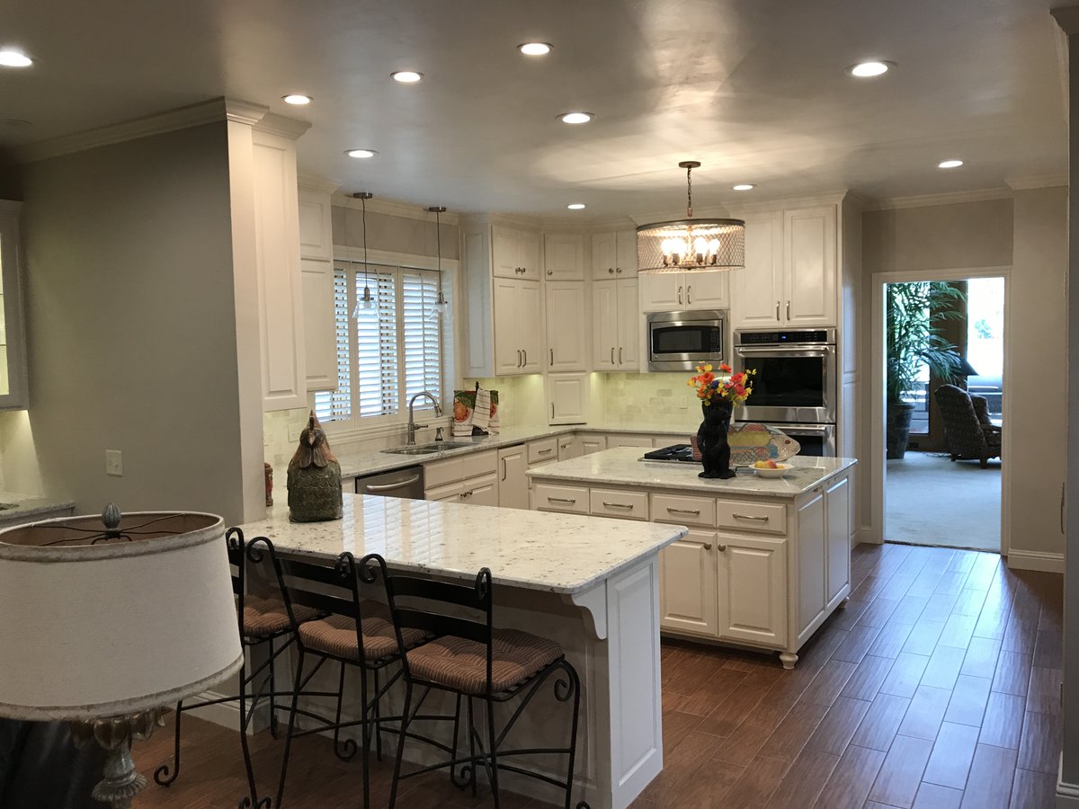 KimJContractor's tweet photo. From dated to stunning ✨ This kitchen transformation brightened the home and is perfect for everyday living. Ready to update your space? Let’s make it happen! 👇  
📞 806-358-7954  
🔗 https://t.co/y2ZWwNogJF  
#KitchenRemodel #BeforeAndAfter #AmarilloTX #HomeTransformation https://t.co/QxLW55n5JE