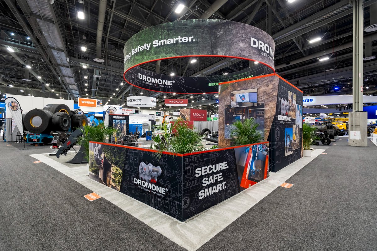 JFitzGroup's tweet image. A trade show booth that delivered.

At CONEXPO-CON/AGG 2026 in Las Vegas, J Fitzgerald Group partnered with Dromone to create a standout presence—driving conversations, insights, and real opportunities.

#JFGandDromone #CONEXPO #TradeShowMarketing #ExperientialDesign