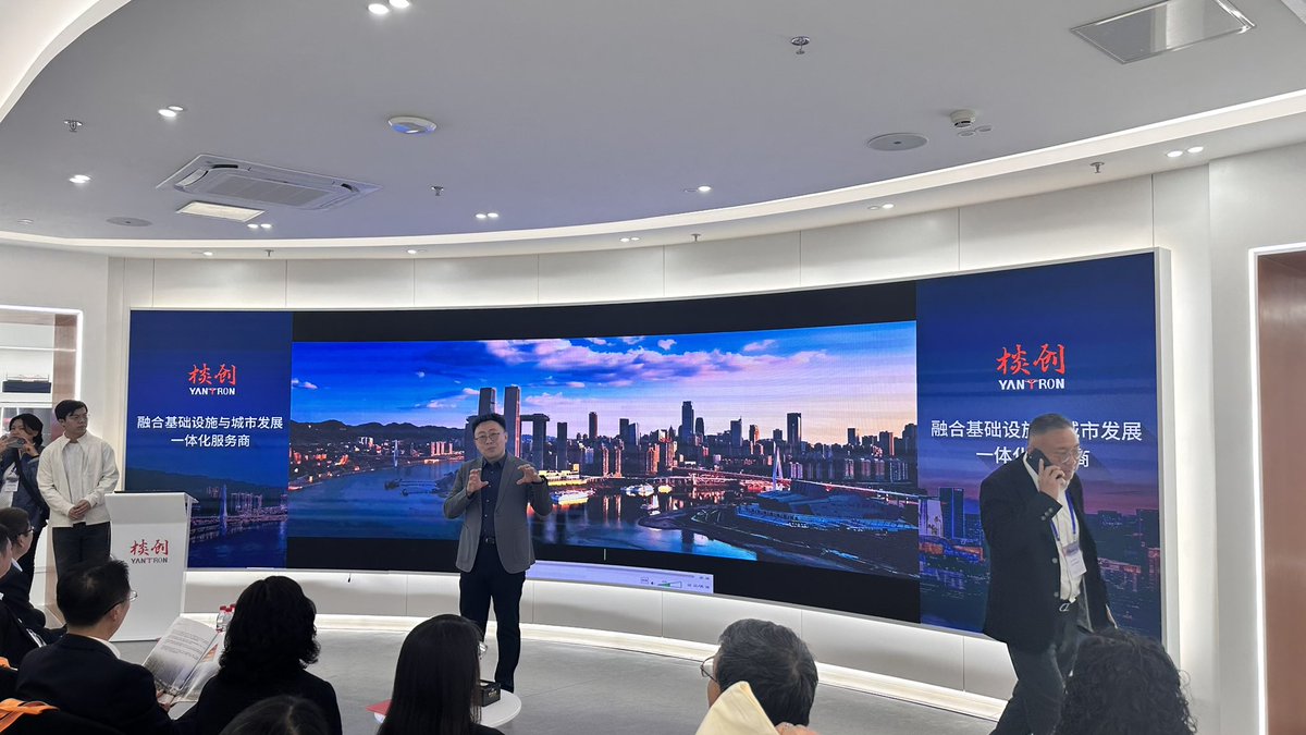 51argentina's tweet photo. TYLin China, fundada en 1994 en Chongqing, líder mundial en puentes e infraestructura de transporte. Equipo de 1200+ ingenieros. Ha diseñado más de 100 puentes y 5000 km de rutas. Ha ganado más de 10 premios internacionales. #Ingeniería #Puentes https://t.co/QSECJ9Wfce