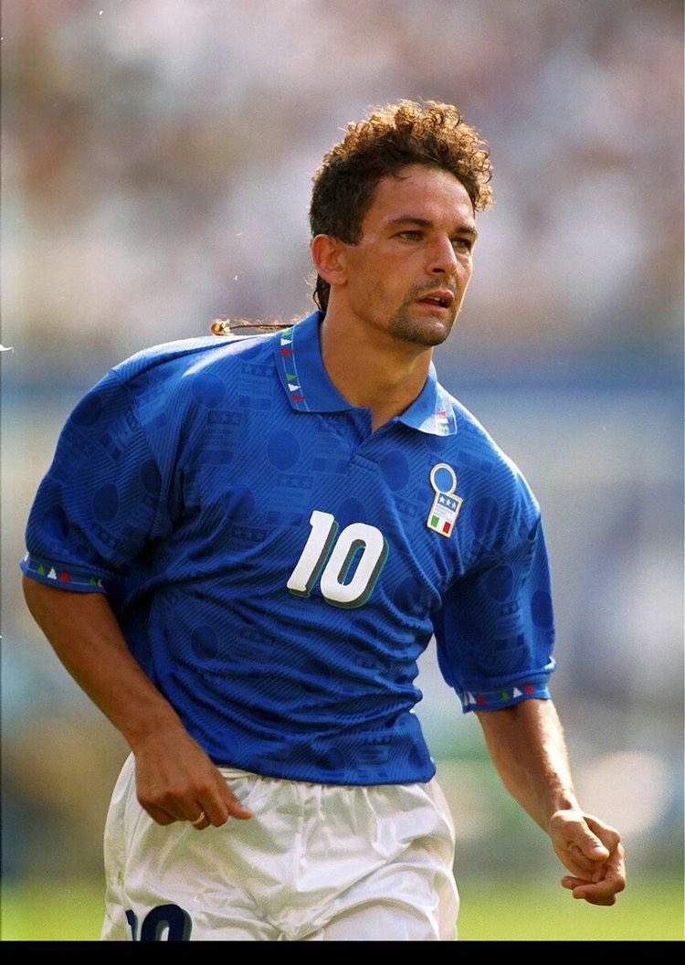 futnostalgico's tweet photo. A camisa principal da Itália na Copa de 1994. 🇮🇹🥰

OBRA PRIMA! https://t.co/vBRcZ6CKVc