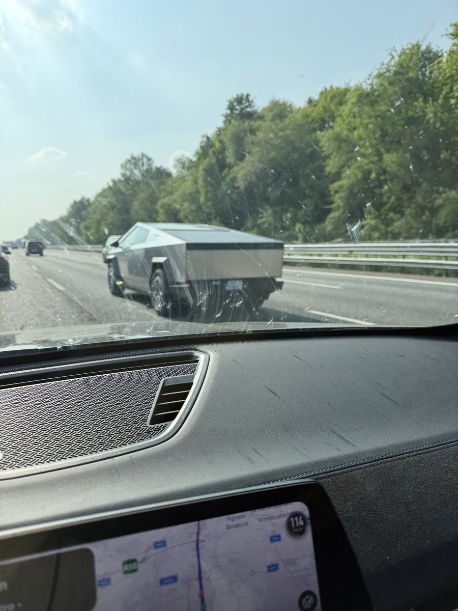jojokappa99's tweet photo. 1st Cybertruck on Italian Highway (CZ Plate) @elonmusk @Tesla even though EU has not yet authorized the vehicle.
Is it the beginning of something new? https://t.co/G8iz12jeKz