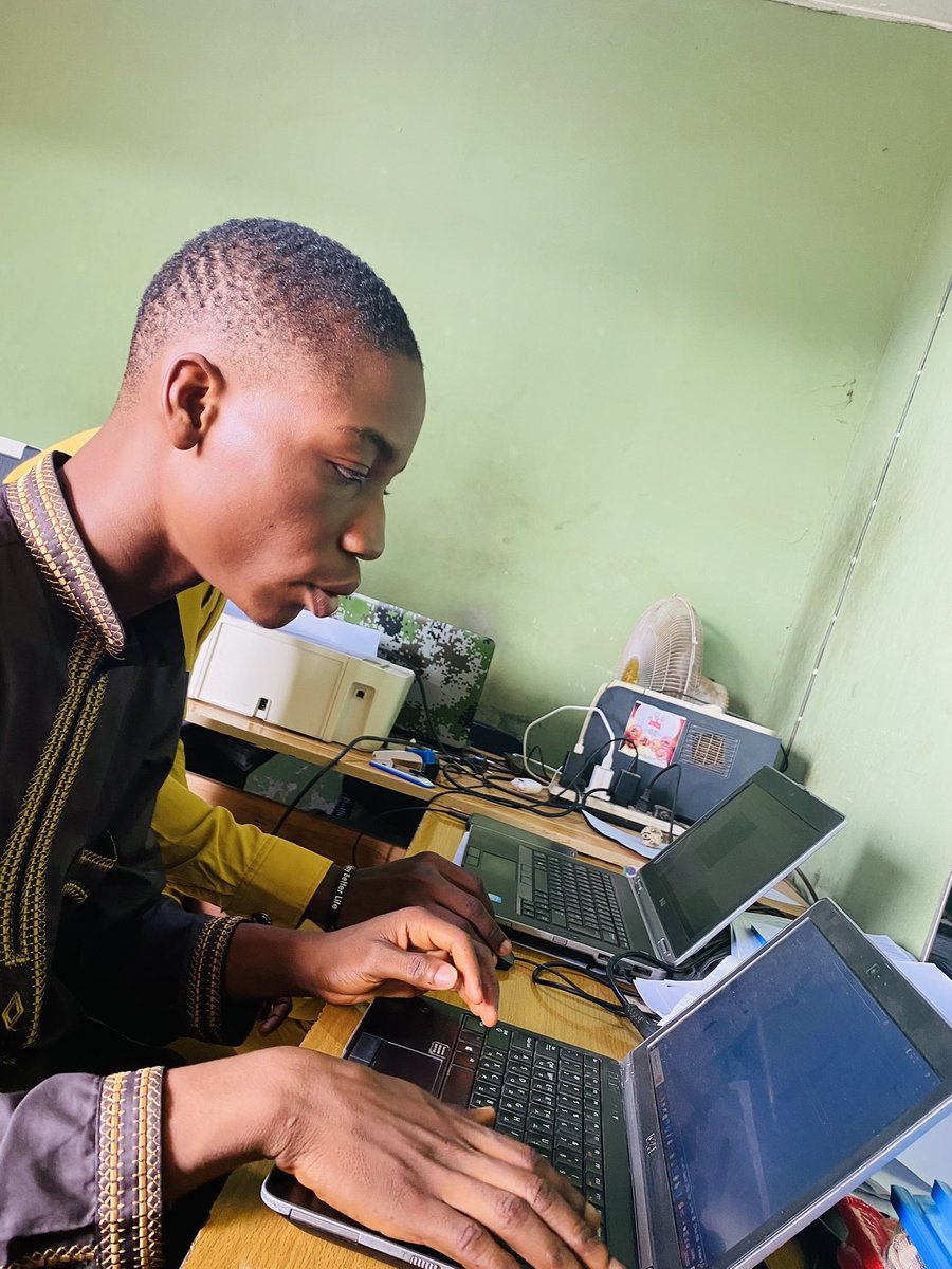 Hussain Adeshina tweet media