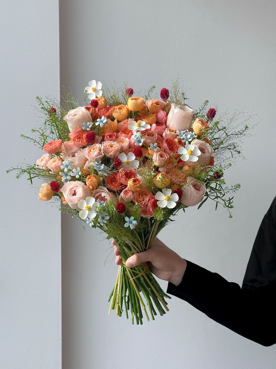 greenvibe's tweet photo. A soft dance of pink, peach, and white — a handmade poem of spring. https://t.co/TGD3brGgm3