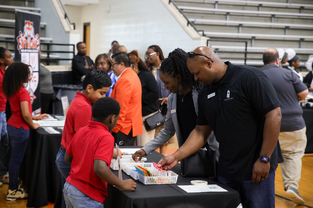 LancasterISD's tweet photo. Lancaster ISD welcomed community leaders, partners, and staff to our State of the District Luncheon, celebrating the people, progress, and purpose that drive our success.

📸 https://t.co/yxhVjmfBWU

#LearnLeadRoar #StateOfTheDistrict https://t.co/hqB5uxhmje