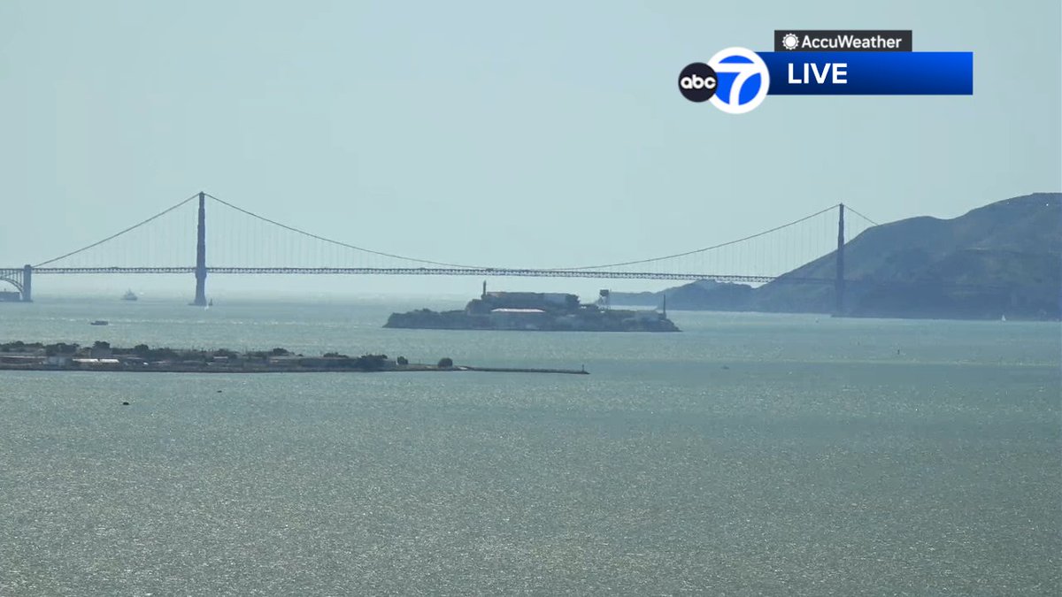 SandhyaABC7's tweet image. Beautiful day with blue skies!  Still breezy to gusty for some, Wind Advisory remains up for Solano Co. until late tonight.  Temps are up &amp;amp; warming continues tomorrow.  Rain's delayed, arriving Monday now so your weekend is dry!  #ABC7now #SanFrancisco #BayArea #CAwx