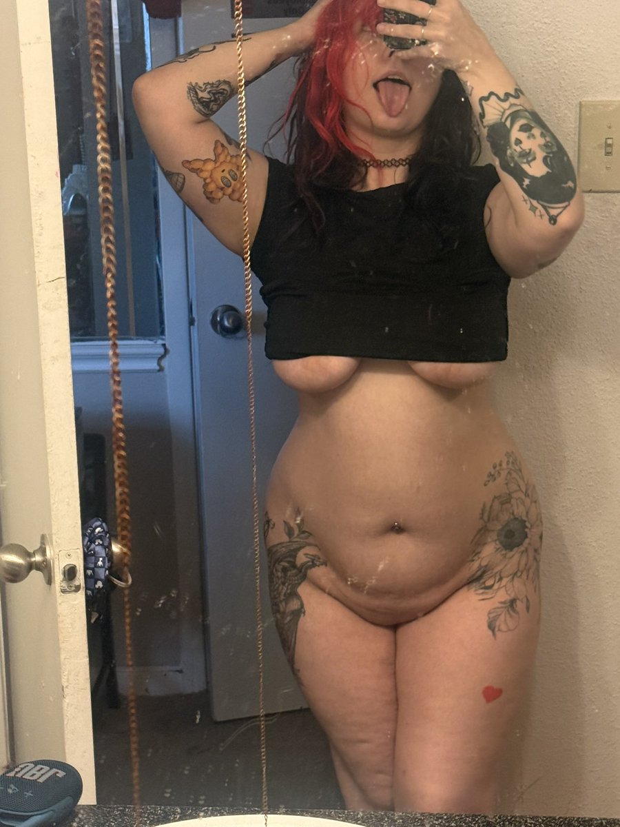 Goth Fairy Fiona (top .9% on OF) tweet media