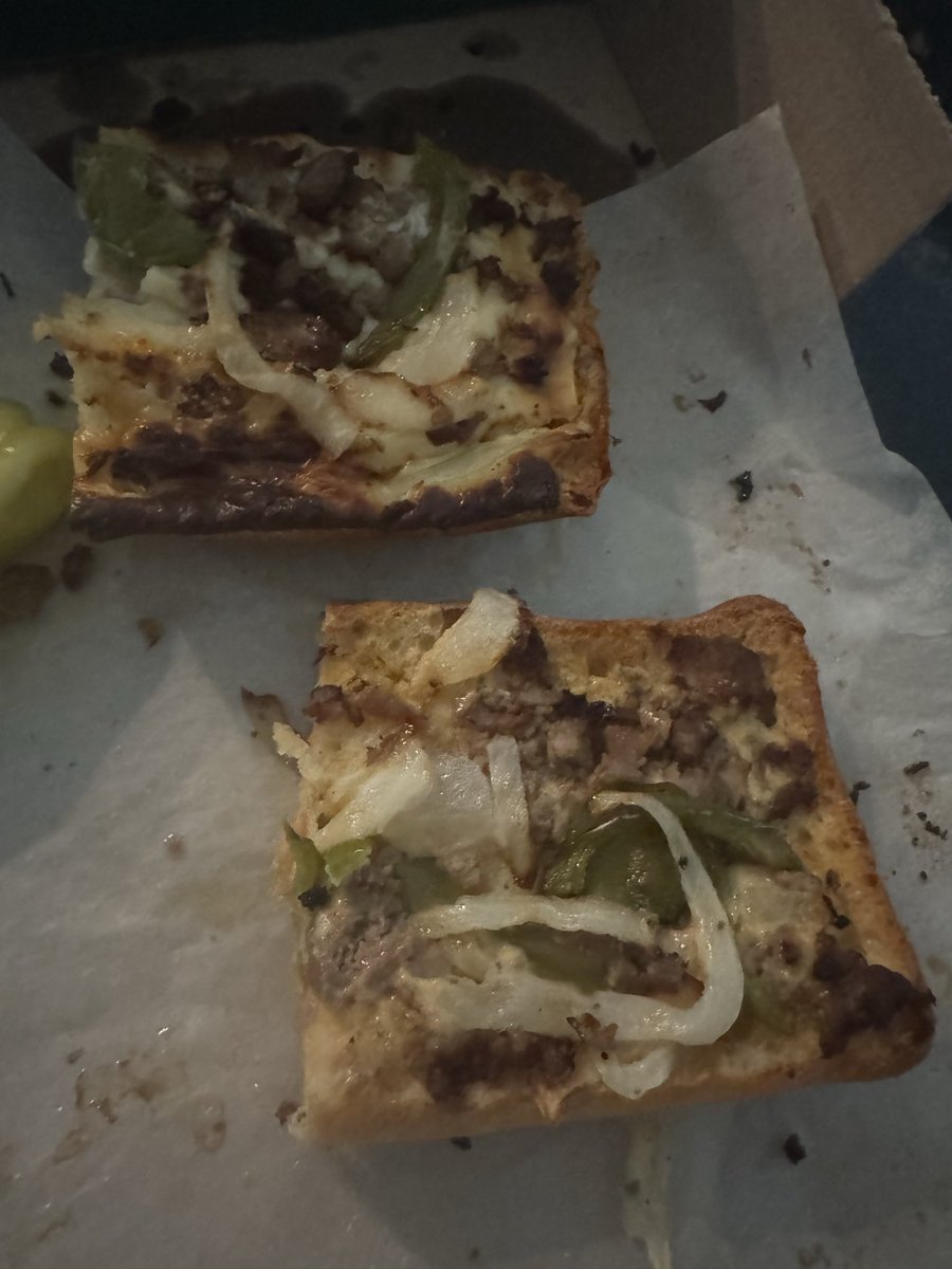 mbates56's tweet photo. @PapaJohns this sub has absolutely no meat!!! Bought in Minneola, Fl tonight. https://t.co/LFdeGfTzd9