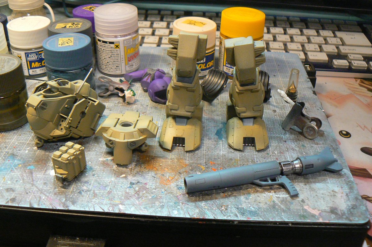 katsunoyabou's tweet image. WAVE 1/100 デストロイドトマホーク
塗装が終わったので組んでみました。
細かい塗り分けをしてデカールに移ります。
マックスファイターはじめました。
#マクロスモデラーズ製作
#wave