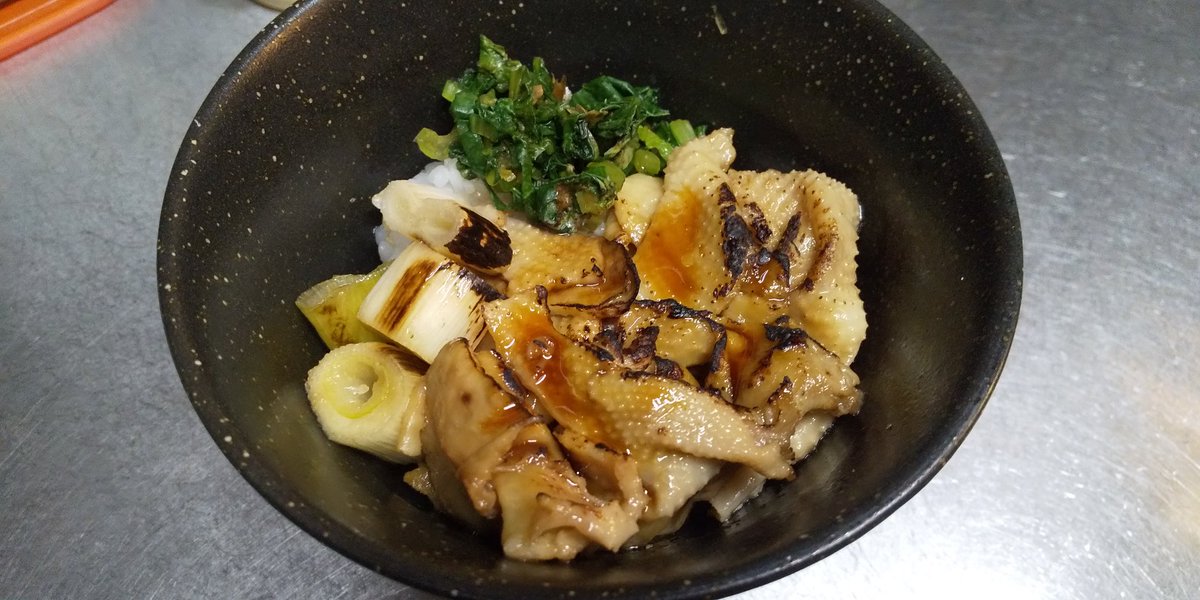 おはようございます☀
武蔵野うどんあっとんです😊
４/１７本日の日替わりうどんセットは
●牛肉とごぼうのおうどん
●鶏皮甘だれ炙り丼　です
明日の土曜はお休みになります。日曜は４時ラストオーダーとなります。
今日も一日宜しくお願い致します😊🤗