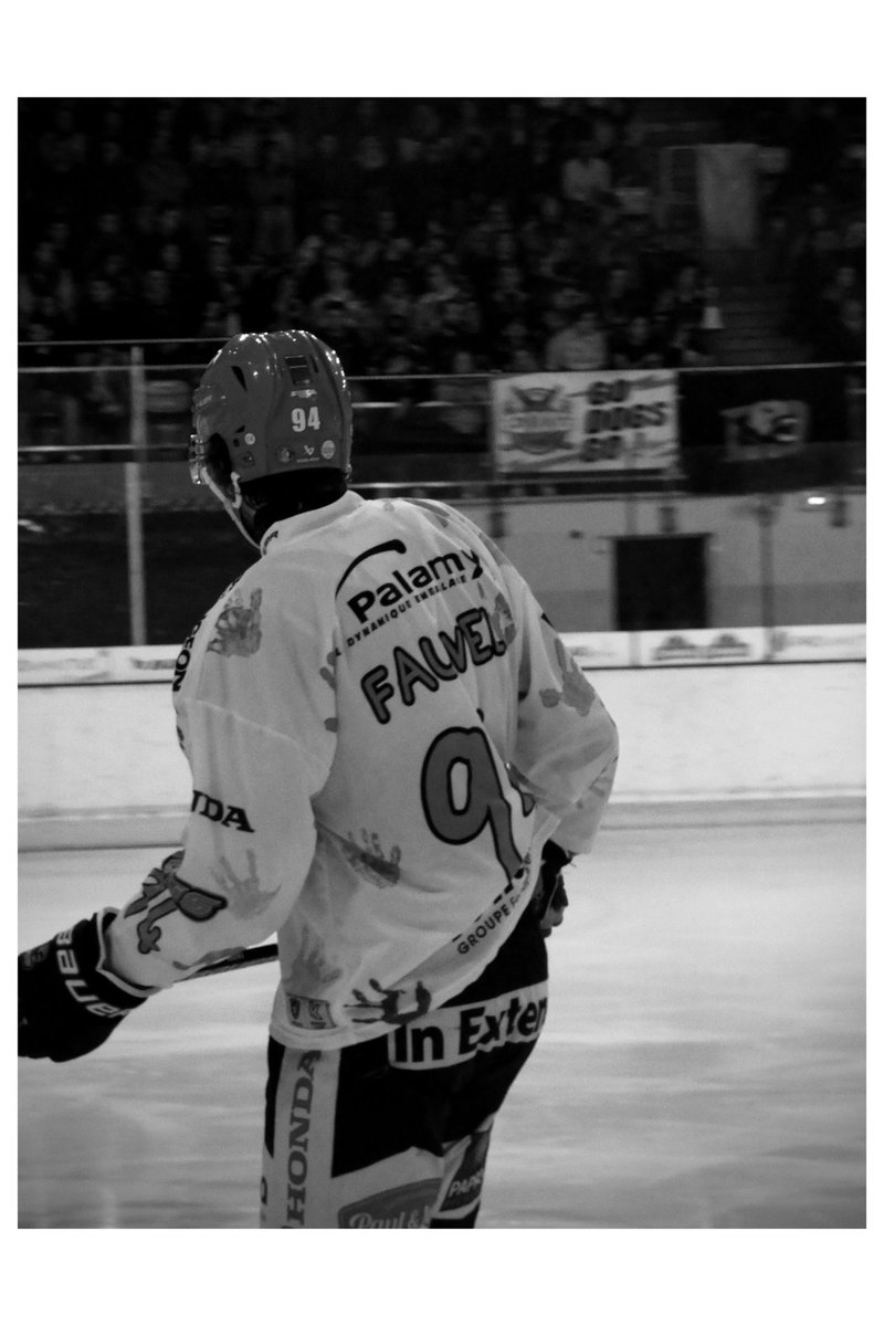 M8 𝒟𝒶𝓇𝒸𝓎 🦋 tweet media