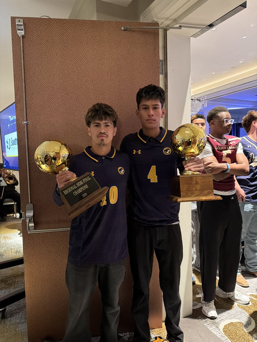 Bernie Luna tweet media