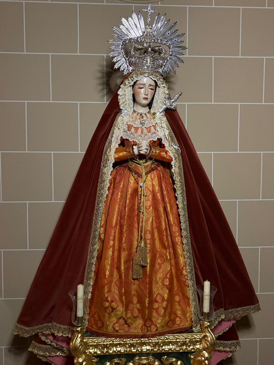 cristomutilado's tweet photo. Santa María Madre de la Divina
Providencia ya se encuentra vestida para la pascua y el período estival posterior.

¡Oh María, Gracia plena!. Permítenos que nos alegremos con vos ya que el Señor te eligió y nos regaló tu Corazón!
#MutiladoMLG
#CofradíasMLG https://t.co/eimR8DFiht
