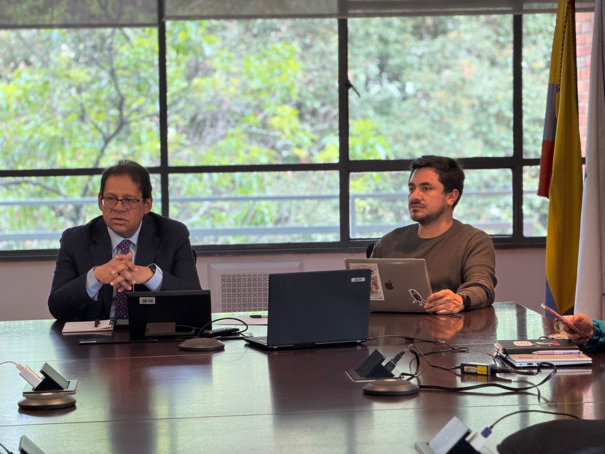 MinAgricultura's tweet image. #AEstaHora 🔴 | En #Bogotá, 📍el #MinAgricultura, en cabeza del viceministro de Desarrollo Rural, @joseluenlaselva, acompaña a Gustavo Marulanda, director del @IgacColombia, 🗺️ en el espacio de diálogo con la Convención Nacional Campesina. 🗣️