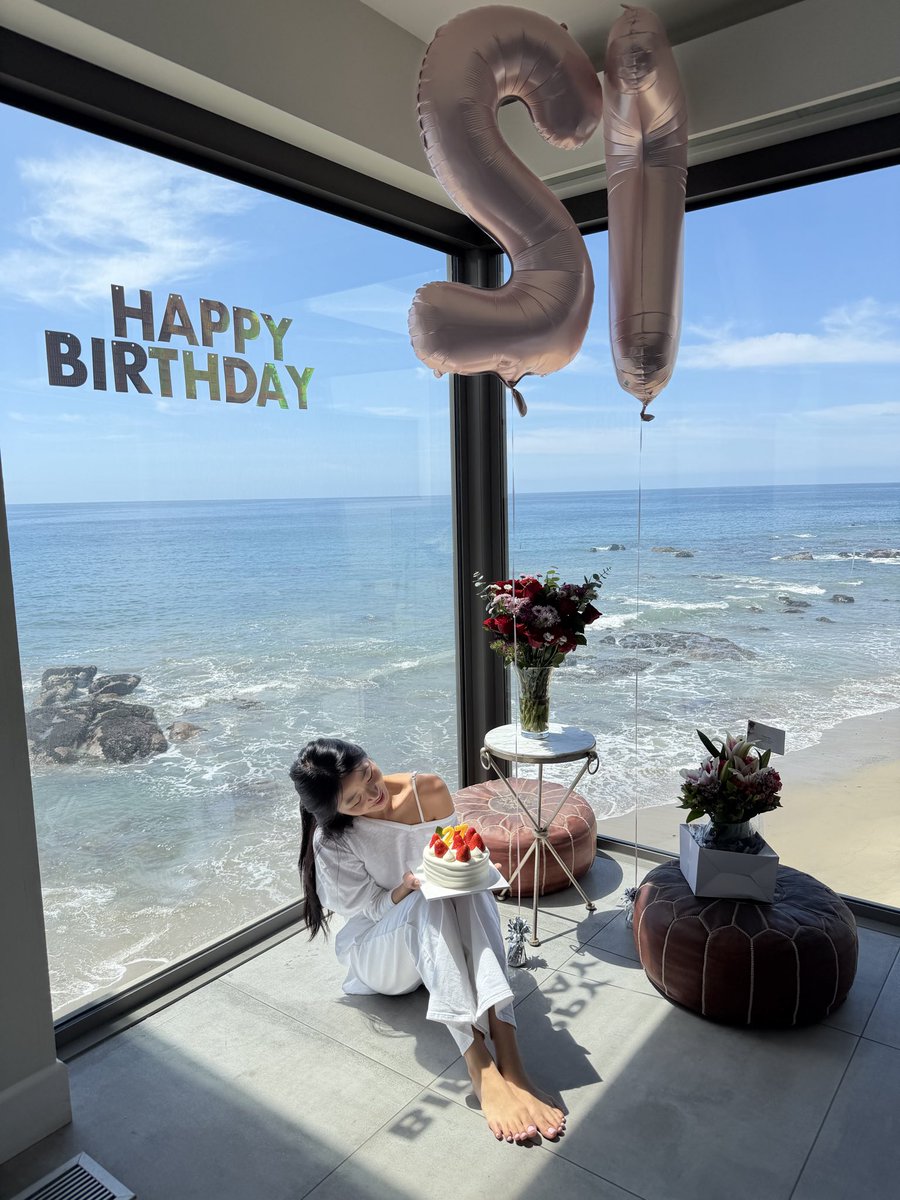 Evelyn Ha tweet media