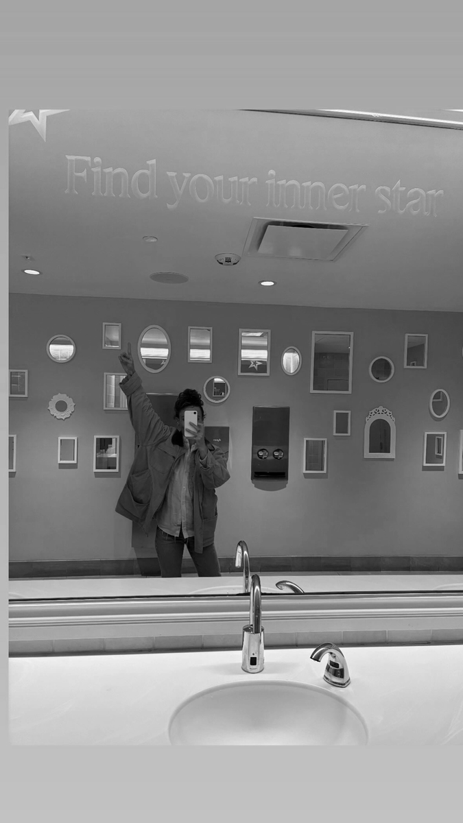 SMaeveDaily's tweet photo. Stella Maeve shared this pic via her Instagram Story on November 15, 2025. https://t.co/WOE1Xd8FAv