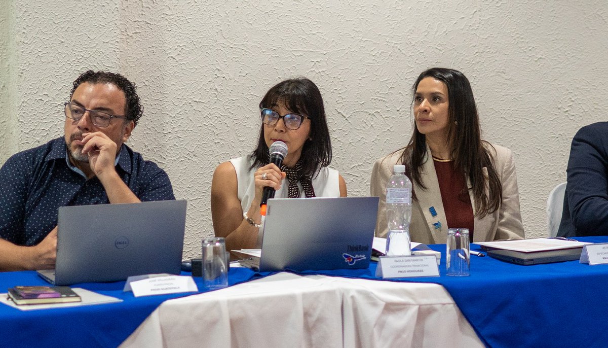 PNUDHonduras's tweet photo. #Honduras, Guatemala y El Salvador lanzan iniciativa trinacional de US$ 4.5 millones que apuesta por #datos, diálogo e inclusión para prevenir #conflictos y fortalecer la #gobernanza hídrica en la región del Trifinio. 🇭🇳🇬🇹🇸🇻🇺🇳🤝 https://t.co/tNgRdHt0mF