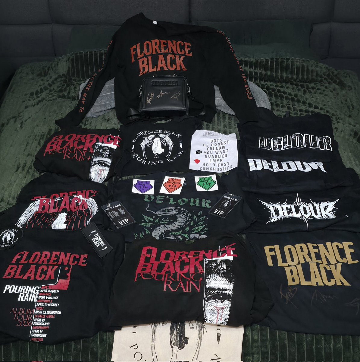 RagMan_85's tweet photo. Back home from an amazing gig..@Delourband &amp; @florenceblackUK absolutely NAILED IT! Cannot wait to see both bands again... plus our small amount of merch &amp; signed bits. https://t.co/Dv6u5SN1IP