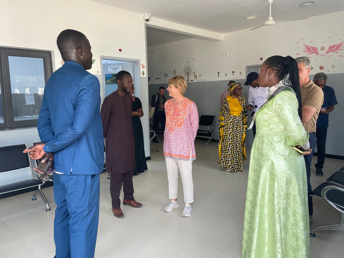 IBerroAmadei's tweet photo. Inauguration du centre mère-enfant de Thiadiaye en collaboration avec la @MerieuxFdn et en lien étroit avec le Ministère de la Santé du Sénégal.
@GvtMonaco @cooperationMC https://t.co/XsoFfSxdq6