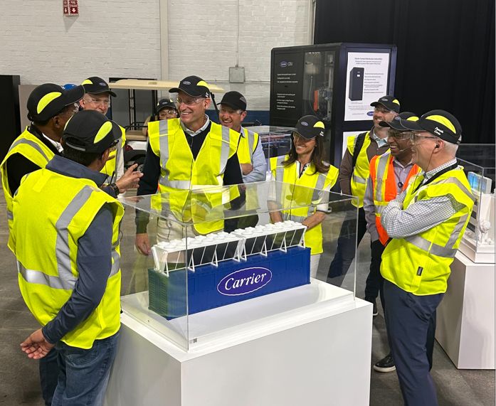 UNI_NetworkGrp's tweet image. David Gitlin highlights how @carrier  is scaling innovation and precision to meet rising data center demand. With increased capacity, 100% on-time delivery, and customer-first execution, it’s clear—performance is built on people, speed, and strategy.

#Carrier #DataCenters