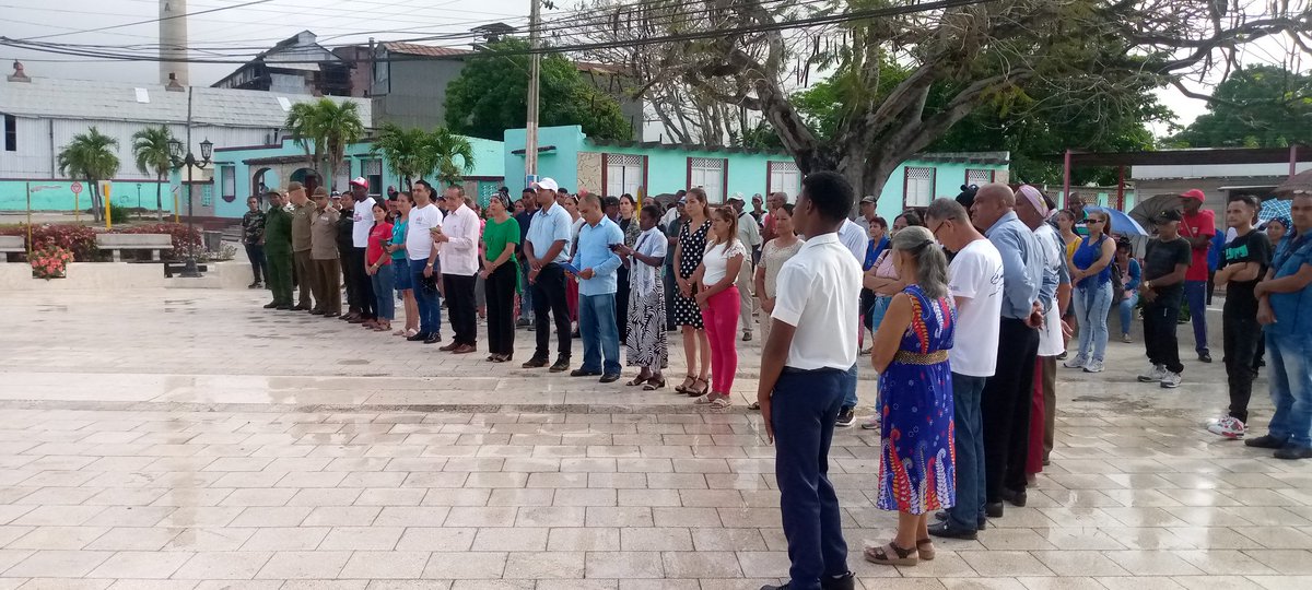 PenaSunell's tweet photo. #Mella  conmemora este 16 de abril, la proclamación del carácter socialista de su Revolución y el aniversario de la creación del PCC. Un emotivo acto donde se recordaron importantes momentos de la historia del territorio.#GirónEsHoy #RadioTitan #SantiagoDeCuba https://t.co/8qFyMLz8fx
