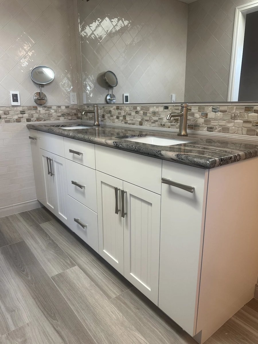 MalkaInCloset's tweet photo. A Magical Vanity; It is always our purpose at RC Cabinets &amp; Closets to design for easy access and certainly maximized storage. Here we created this magical cabinet with pull outs. Our finest, custom painted fronts and fine maple interiors. https://t.co/wqQzxfDweR