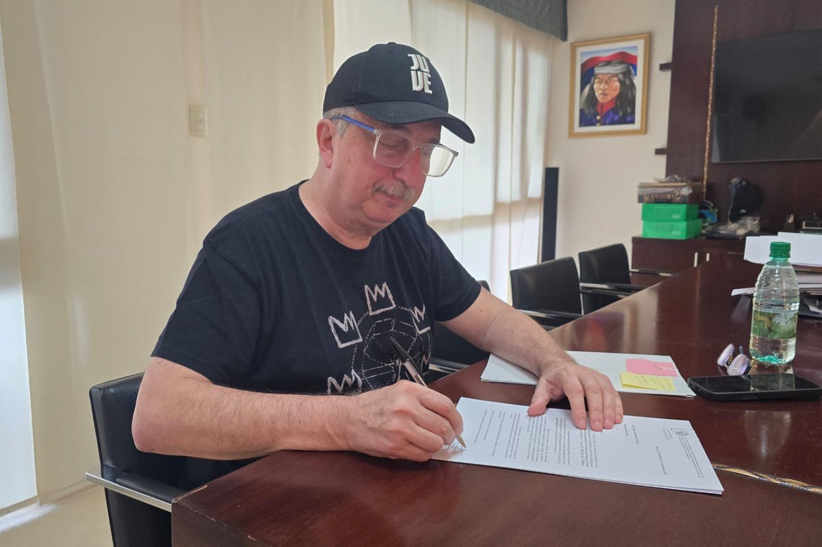 Passalacqua solicitó a la Nación la regularización urgente de pagos a centros de asistencia para personas con discapacidad. 

El gobernador solicitó ante el Ministerio de Salud la regularización de los pagos adeudados correspondientes a seis meses. 

cadenadelsol.com.ar/?a=275322&PHPS…