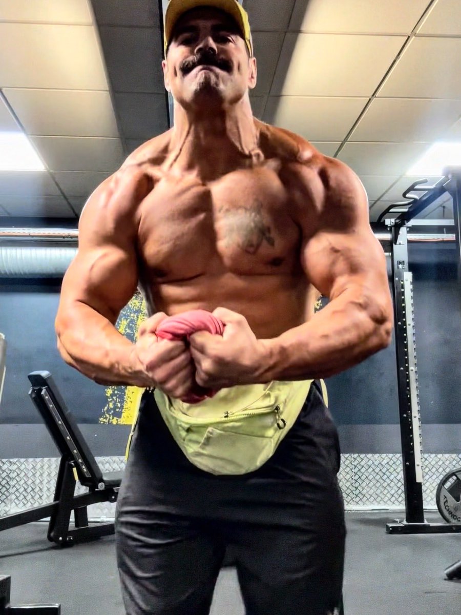 THE BULL 🐂 American Gladiators | Eric Bugenhagen tweet media