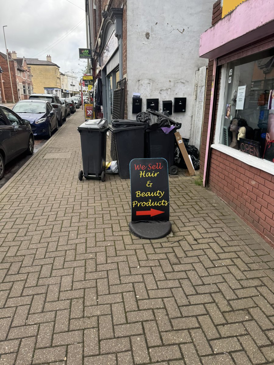 bash2905's tweet photo. @dudleymbc calls this supporting businesses? Dudley High Street buried under overflowing bins and filth. Traders expected to operate in a dumping ground. This is neglect.Ward Cllrs, cabinet members, and those responsible for the town centre-step up. This is a disgrace. https://t.co/Mbv3BCxwjQ