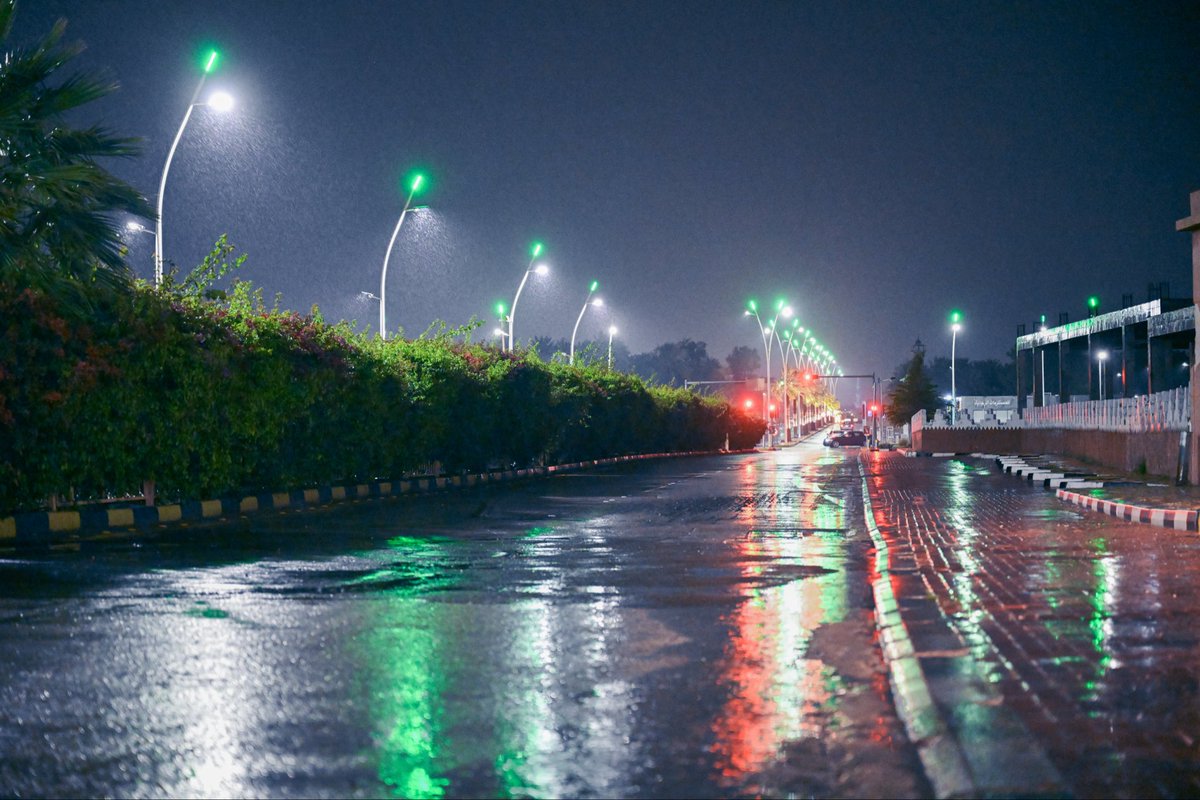 AbdullahAlaksha's tweet photo. عنيزة في حضرة المطر 🌧️💙
١٧ ابريل 🗓️ https://t.co/DkWWH6aT19