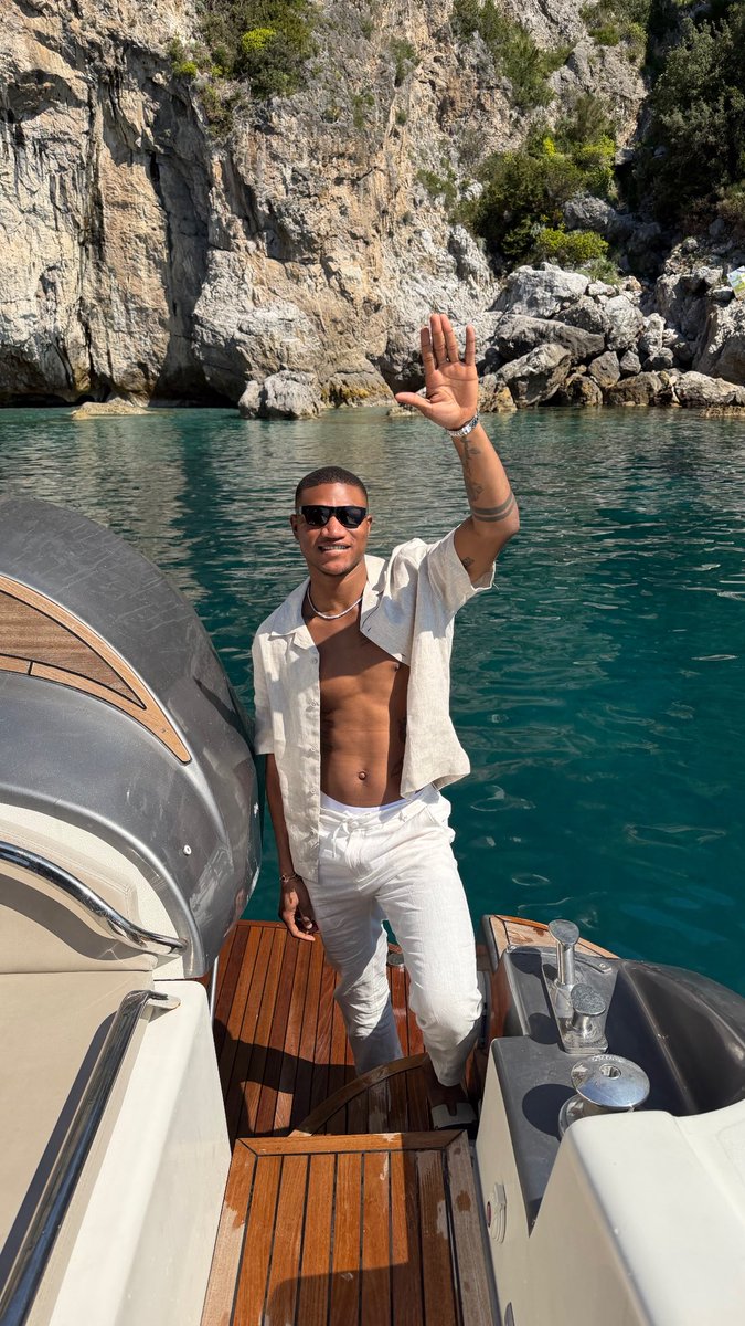 Preciòus! tweet media