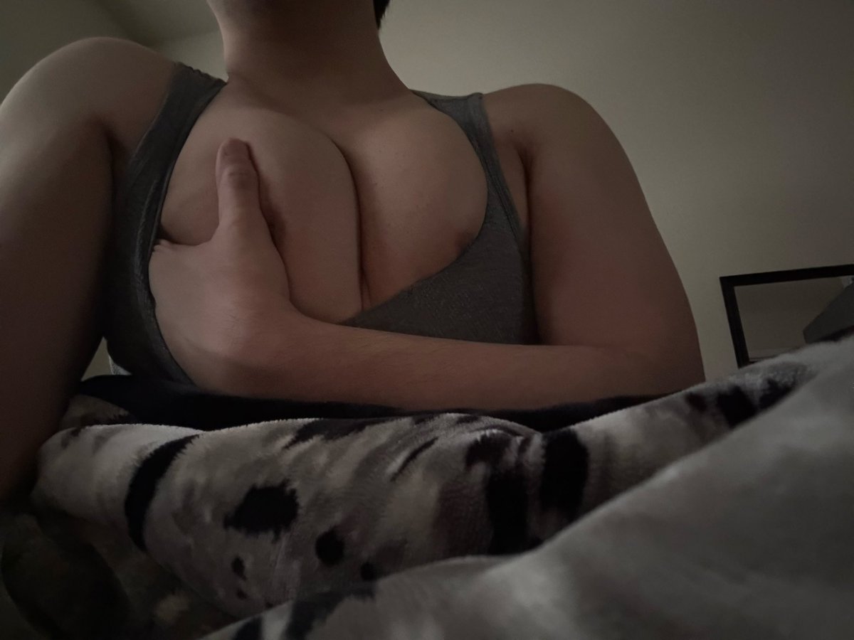 tittiboiii's tweet photo. spillage https://t.co/23T4mvSal5