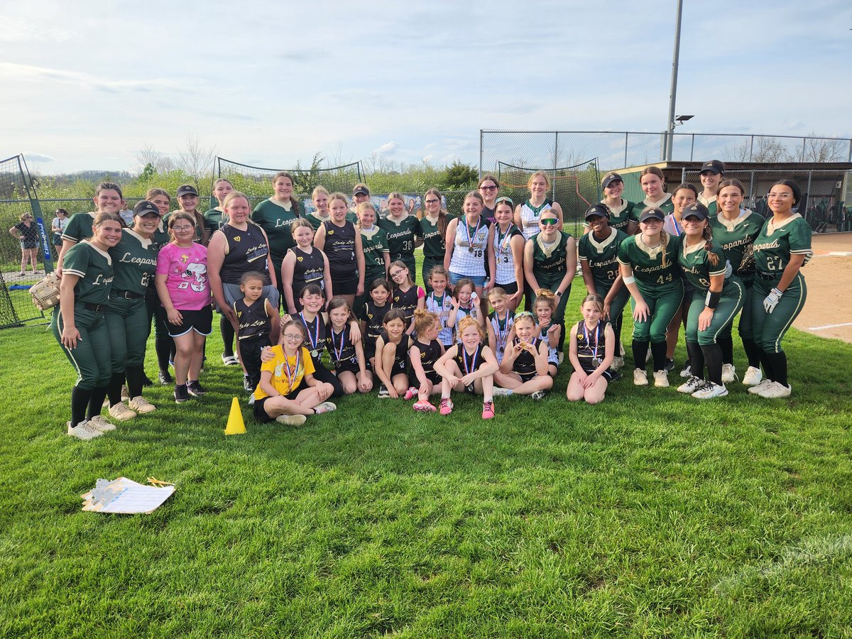 BVACoachRod's tweet photo. 🥎🥎🥎Special Thanks to our HS Softball Team for helping out with the Youth Night contests. 🥎🥎🥎
🥎Congrats to our 12 winners🥎
3 from each of these age groups.
6U.  8U. 10U. 12U. https://t.co/06pMMDJzGo