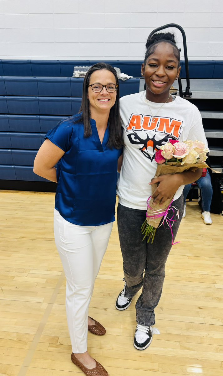 OMHS Girls Basketball tweet media