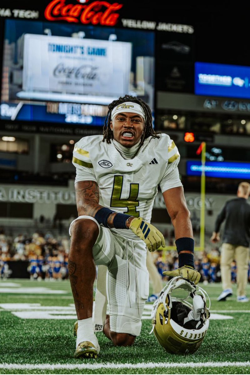 dae_dae305's tweet photo. Spring game Saturday and I get to see my favorite football player and team #GoJackets 🐝 https://t.co/zVFMLJw8Kk