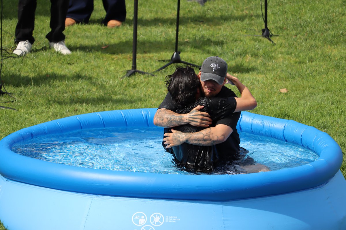 HIUnow's tweet photo. Today on campus: lives changed, faith declared, and a community coming together

 #CampusLife #CampusMinistry #TogetherInFaith https://t.co/PMXuFuSUxh