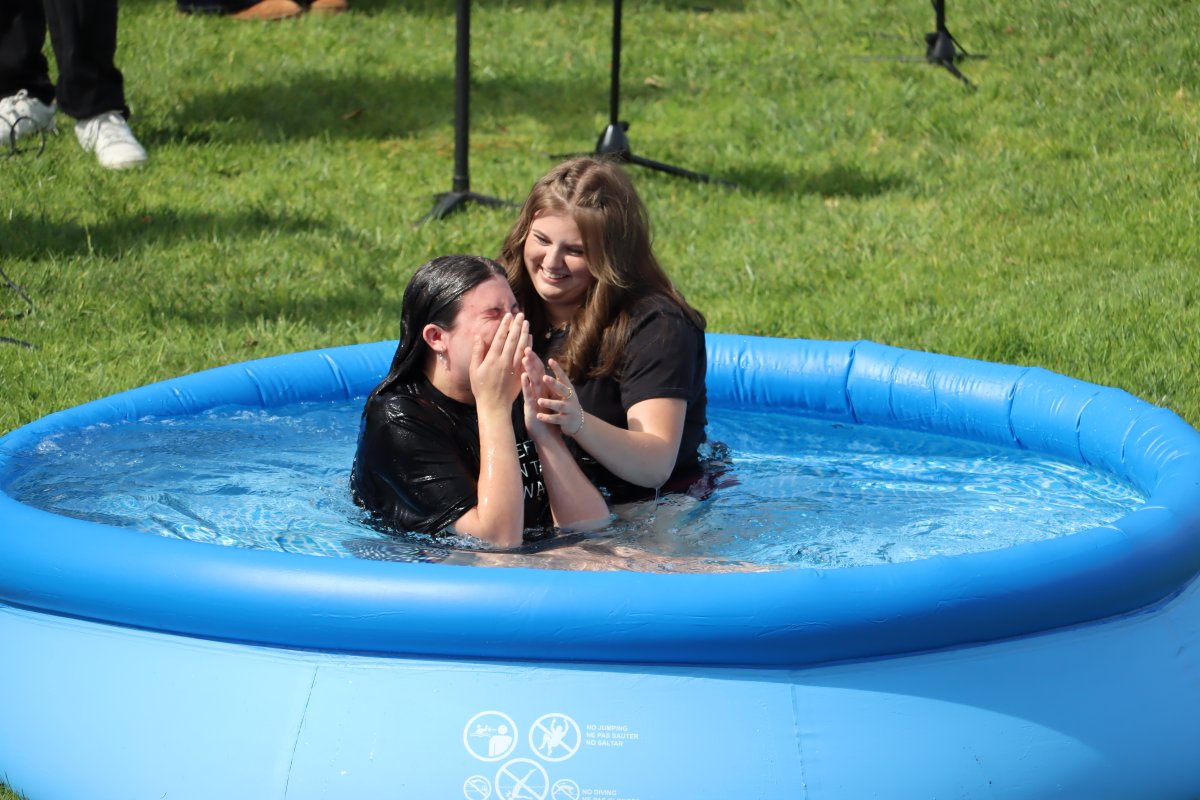 HIUnow's tweet photo. Today on campus: lives changed, faith declared, and a community coming together

 #CampusLife #CampusMinistry #TogetherInFaith https://t.co/PMXuFuSUxh