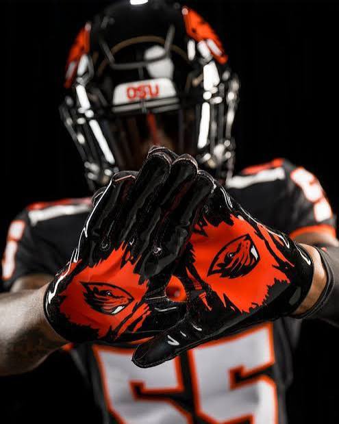 Gavinmandrell18's tweet image. After a great conversation with @Coach_RWallace I am blessed to receive my 9th offer from @BeaverFootball #AGTG
@Coach_WilsonDHS @seancooper_C4 @Recruit_Denison @Coach_DRhodes