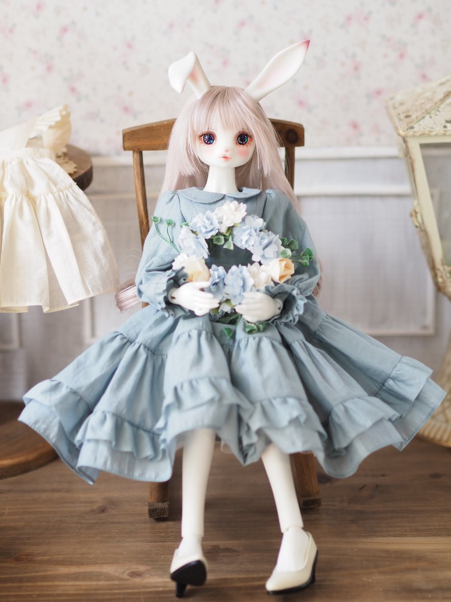 おはようございます。
椅子は座ってって言われたサラちゃん
明日は土曜日〜
#DearMine