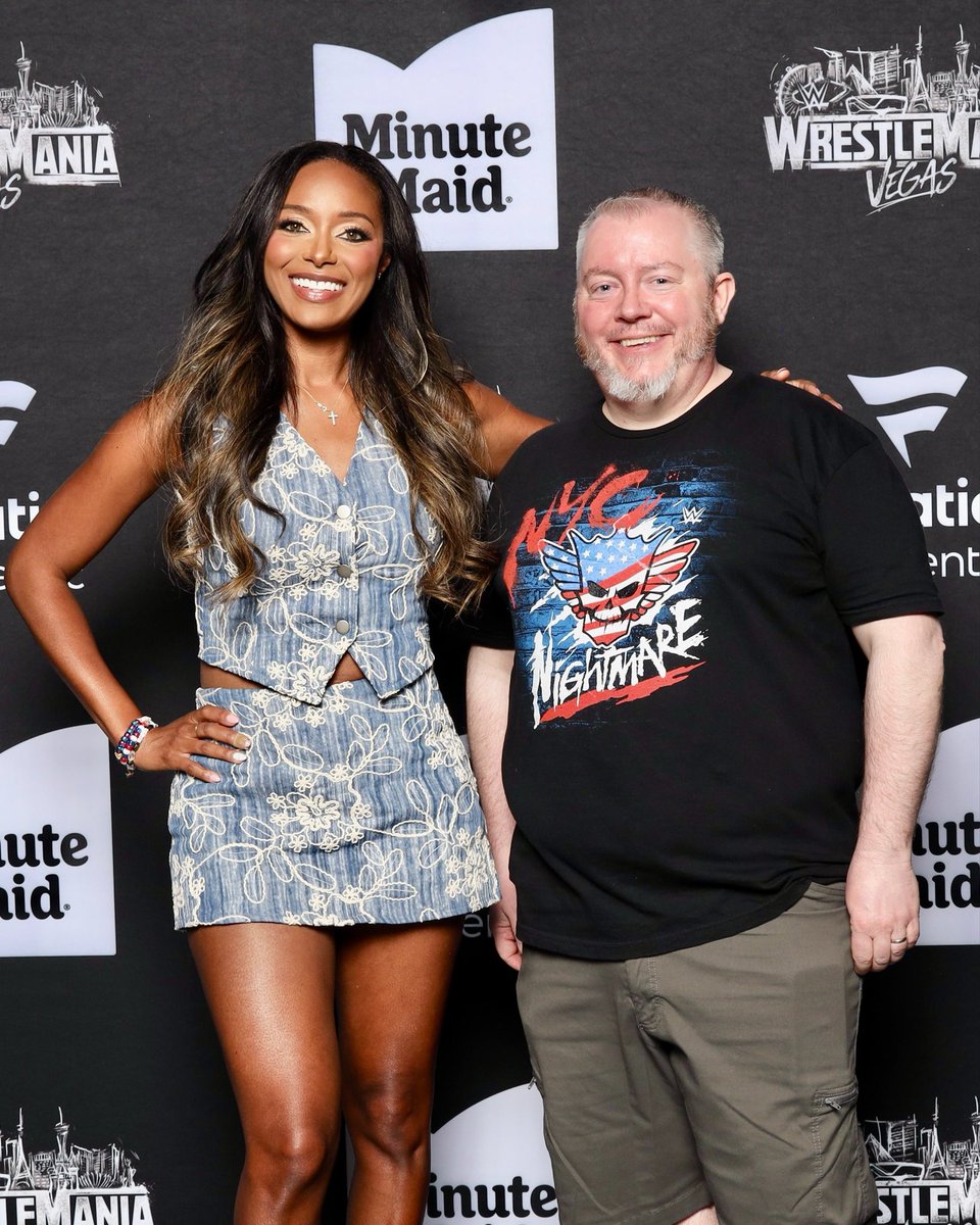 ooberfan's tweet image. Always an absolute honor to see the Queen of the #nightmarefamily @TheBrandiRhodes … Thank you!!! 🙏❤️🤍💙 #wrestlemania