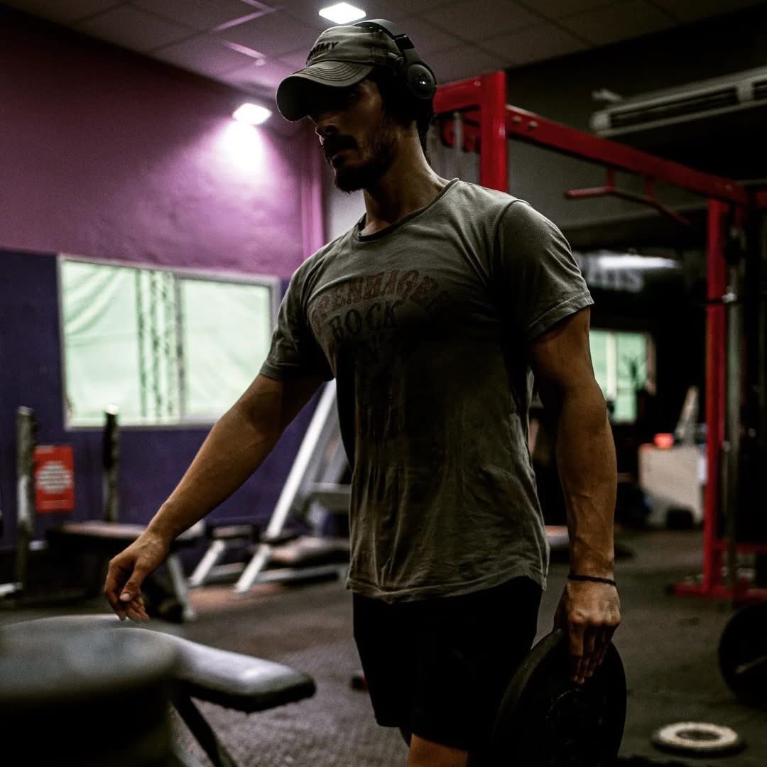 esreynol tweet media