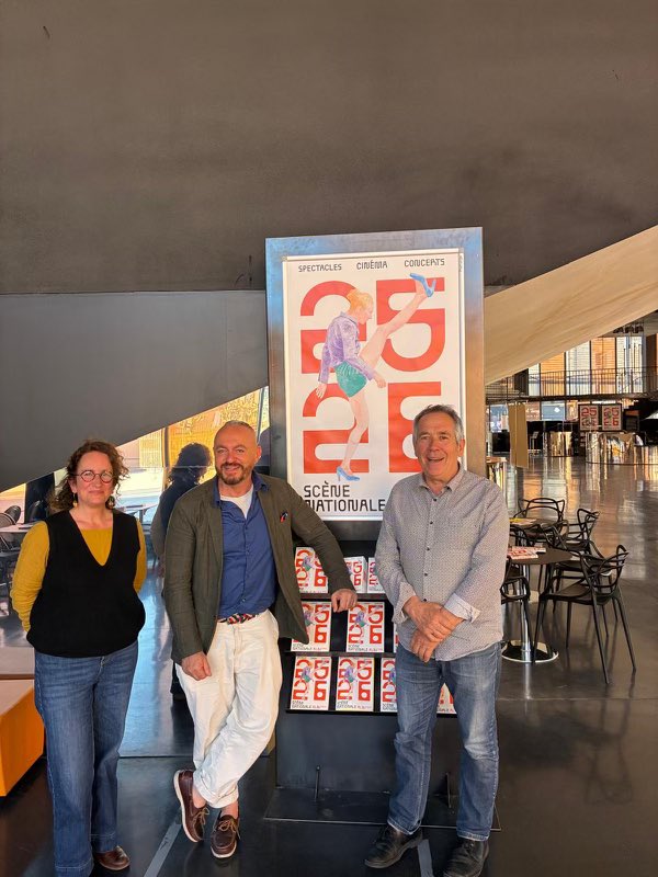 SionJerome's tweet image. 🎭 Représentation de 3CONTES &amp;amp;
QUELQUES, 1spectacle du groupe MERCI aux côtés de @sandrinesoliman à la scène nationale d’#Albi, véritable réécriture contemporaine des contes de Charles Perrault
Réunion l’après midi avec l’équipe artistique suivie depuis l’époque du pavillon Mazar