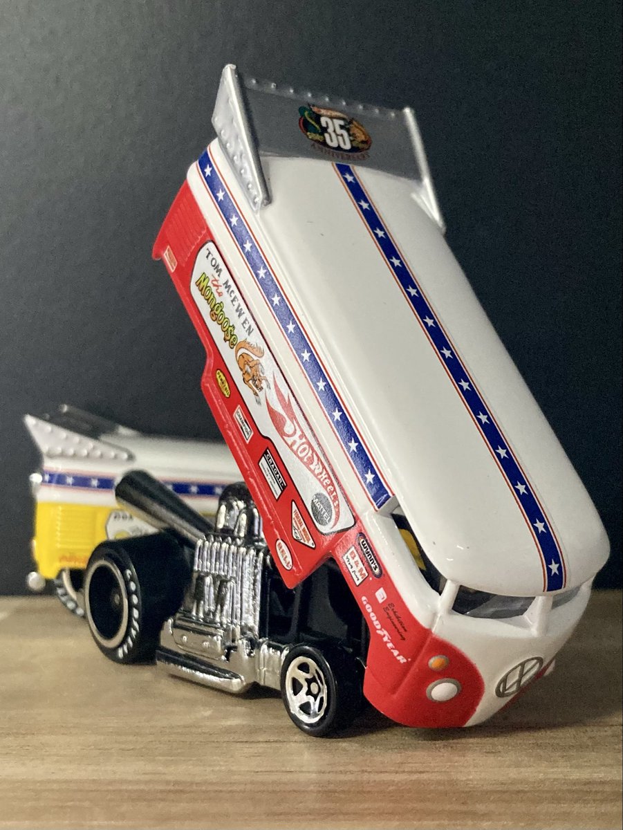 TWINMILL17's tweet image. VW Drag Bus
2005 Mongoose &amp;amp; Snake Drag Race Set

'26/1/16からのドラバスポスト、何を上げて来たのか分からなくてなってきたぞ🤣🤣

スネマンのマングース🦨
コンビ名からつい🐍が筆頭になりがちだけど、実はマングースの方が筆頭になる事が多かったりします😁

#hotwheels #ホットウィール　#VWBUS