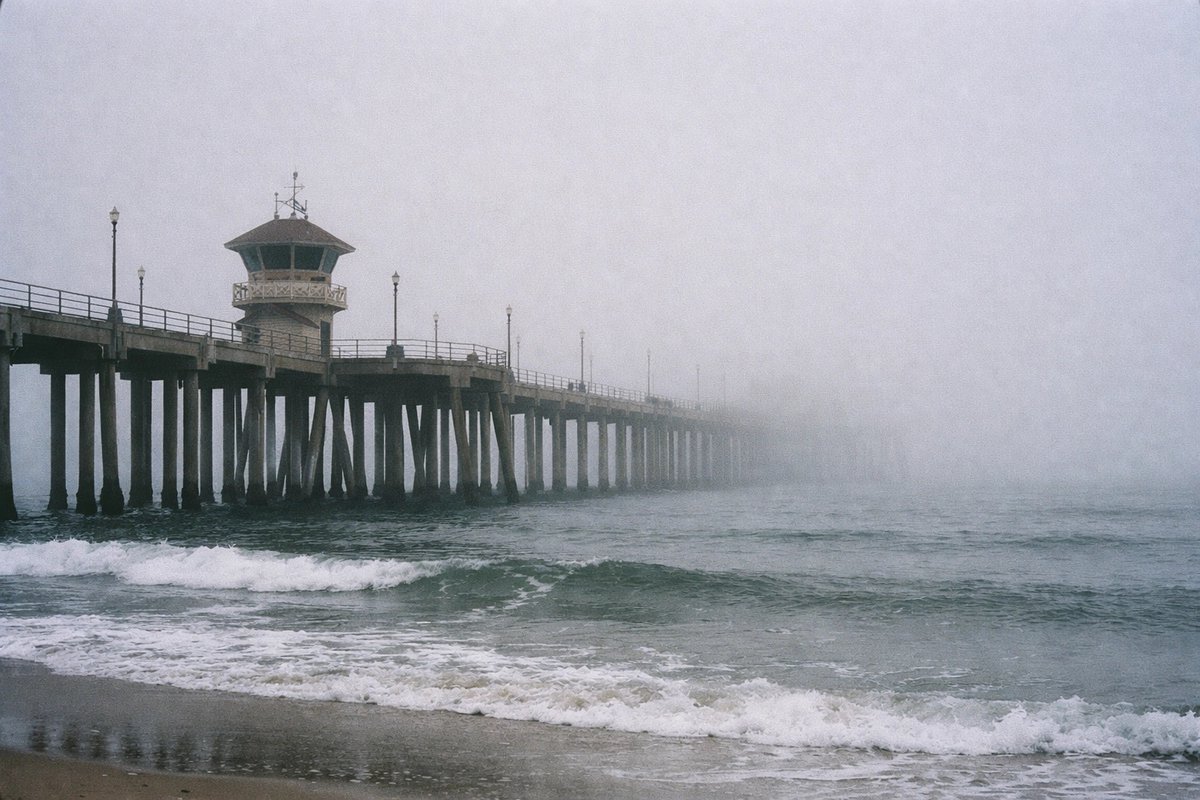 AllThingsOC_'s tweet image. Is it 'May Gray' already or are we just getting a trial run? ☁️🌊 The marine layer is leaning in heavy today. What’s your go-to OC activity when the sun decides to sleep in? ☕📖 #OrangeCounty #MayGray #WeatherAlert #OCVibes