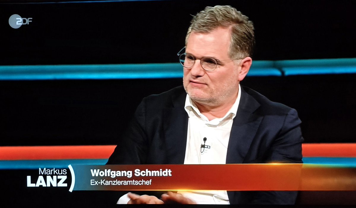 Ex Kanzleramtschef Schmidt lügt, dass eine staatliche ukrainische Stelle, also Selenskyj, nichts mit der Nordstream Sprengung zu tun gehabt hätte. Deswegen wären Waffenlieferungen weiter gegangen. Er lügt weiter, es sei nicht schlimm, weil Putin das Gas vorher schon gekappt habe.