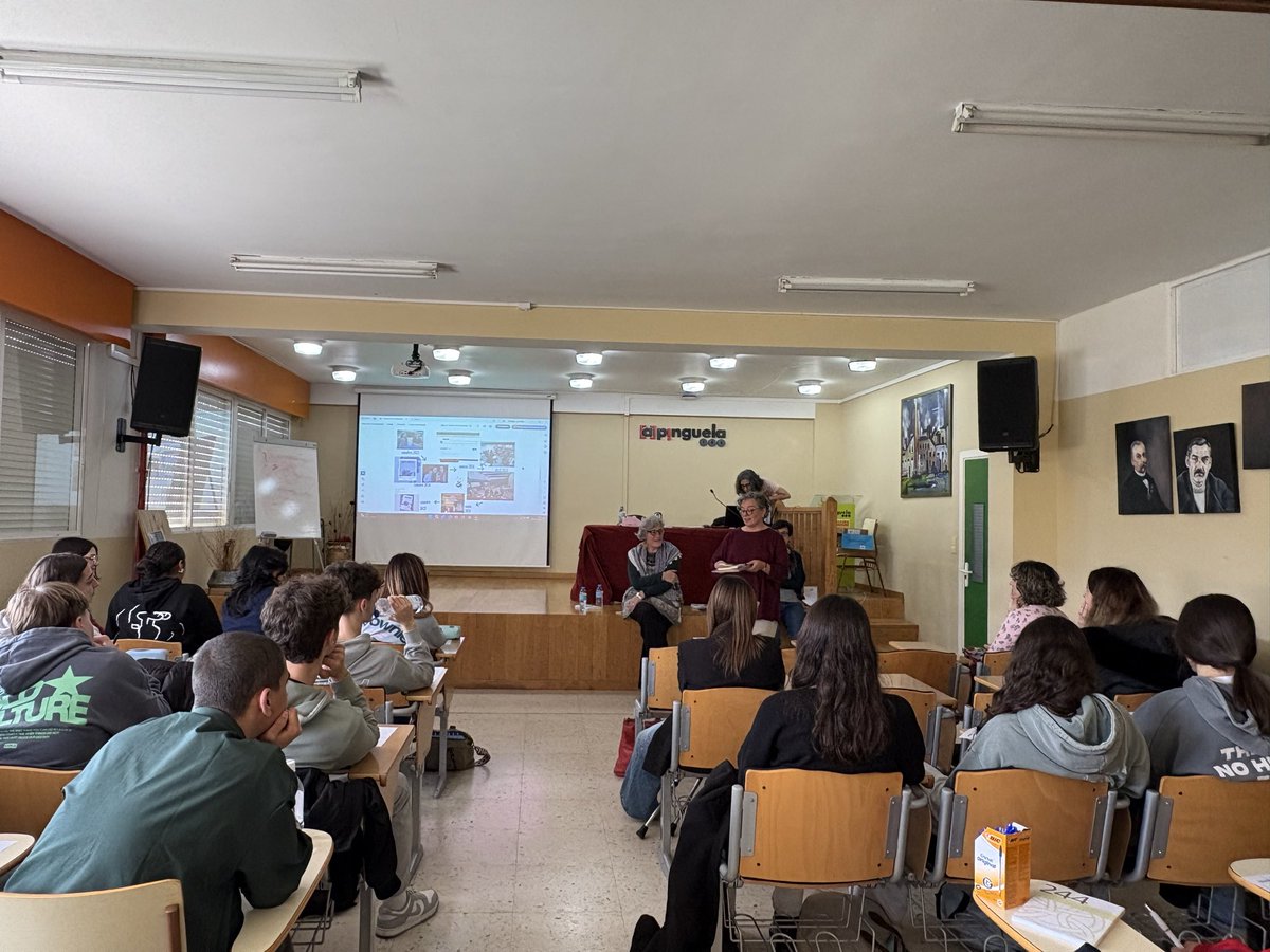 ComadresdLetras's tweet photo. Marabilla de visita ao IES A Pinguela. 
Grazas aos rapaces de Bacharelato que nos acompañaron e a Olga Novo pola acollida. 🙏
E se adoramos Monforte pola mañá, outro tanto nos aconteceu pola tarde no recital do Museo do Viño.💜
Grazas a Aulaberta e Entrelibros por organizalo.💫 https://t.co/U6uCqFfzJx