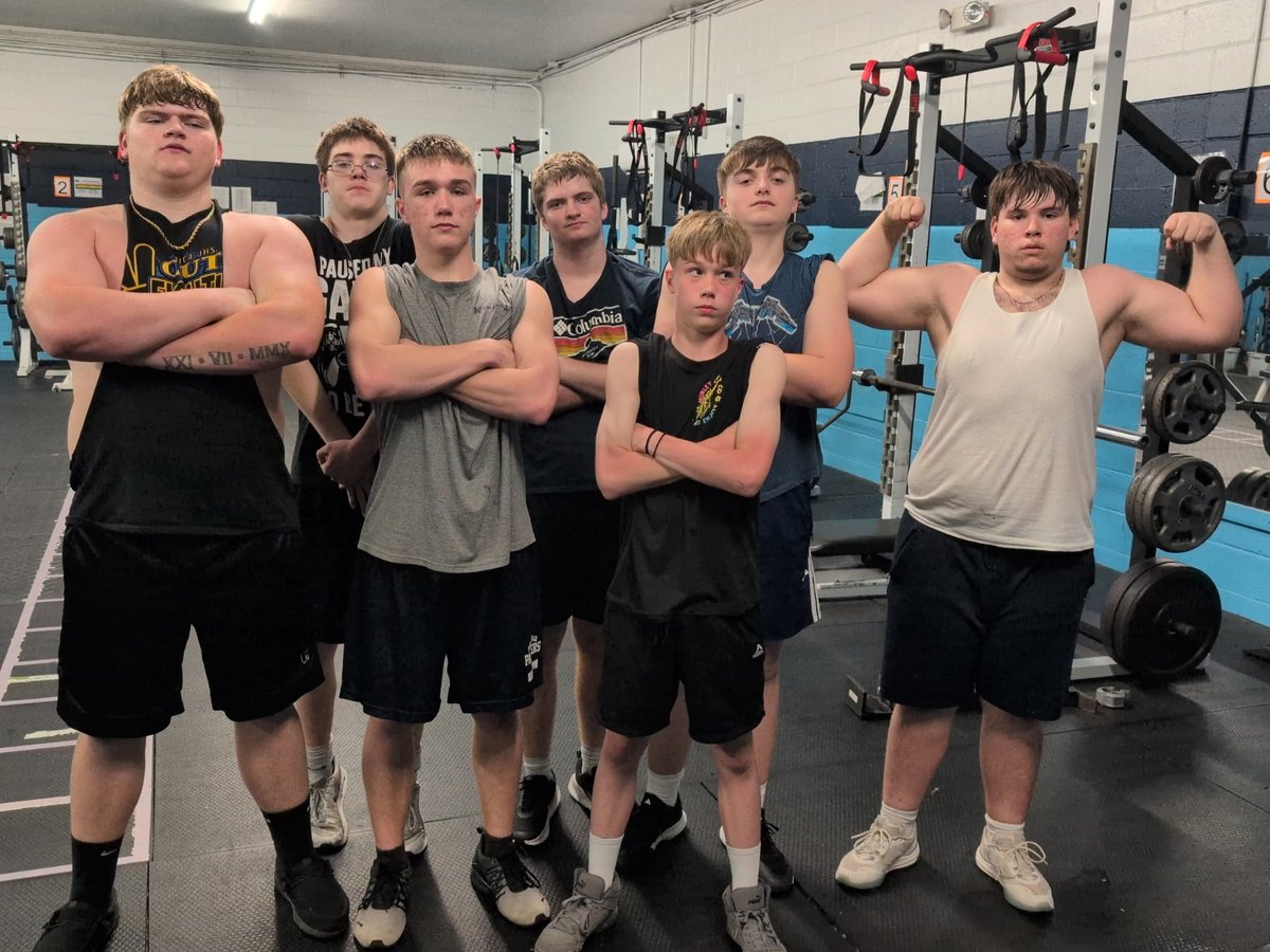 PCHS_Fball's tweet image. 8 members in the Iron Brotherhood today after-school working to improve. #PantherPride #Brotherhood #EAT