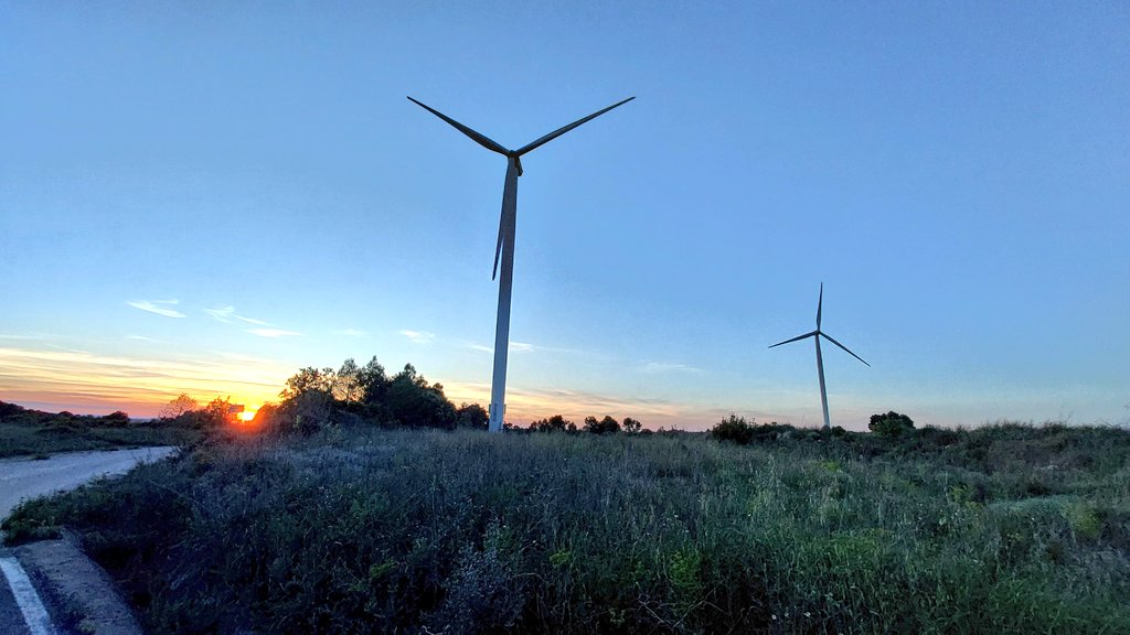 EUDEMONproject's tweet photo. Diàleg sobre renovables i ruralitat, estat de la qüestió i propostes de governança, llicència social i retorn local de beneficis.
Gràcies @ccterraalta i Ajuntament de Villalba i els Arcs per convidar-nos a la Jornada!
#TerraAlta #TransiciónEnergética https://t.co/oscJ0FB3vA