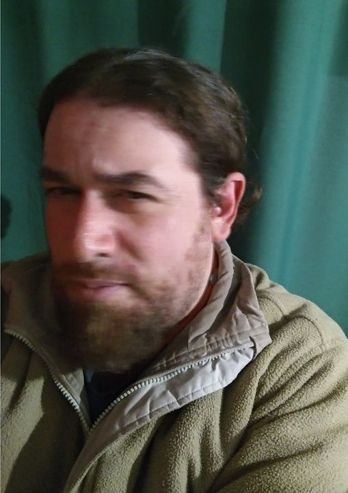 El Ser humano CON GRANDEZA vive una vida simple y sin lujos...
Y el otro Ser humano que tiene lujos innecesarios vive con GRANDES PROBLEMAS...