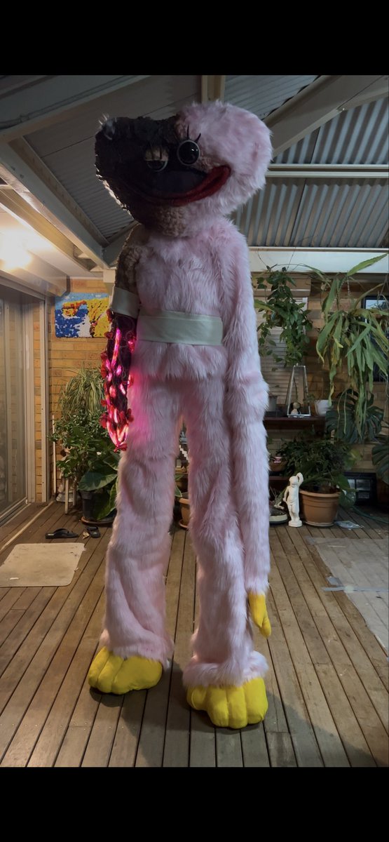 paastizzi's tweet photo. Kissy Missy is now part of the Paastizzi crew! Had so much fun with this &amp; quite literally torching her. Catch her at @supanovaexpo Melbourne this weekend with her son Jr #poppyplaytime #poppyplaytimecosplay #kissymissy #kissymissycosplay #poppyplaytimechapter5 @mobgamesstudios https://t.co/CnMC6DdpZt